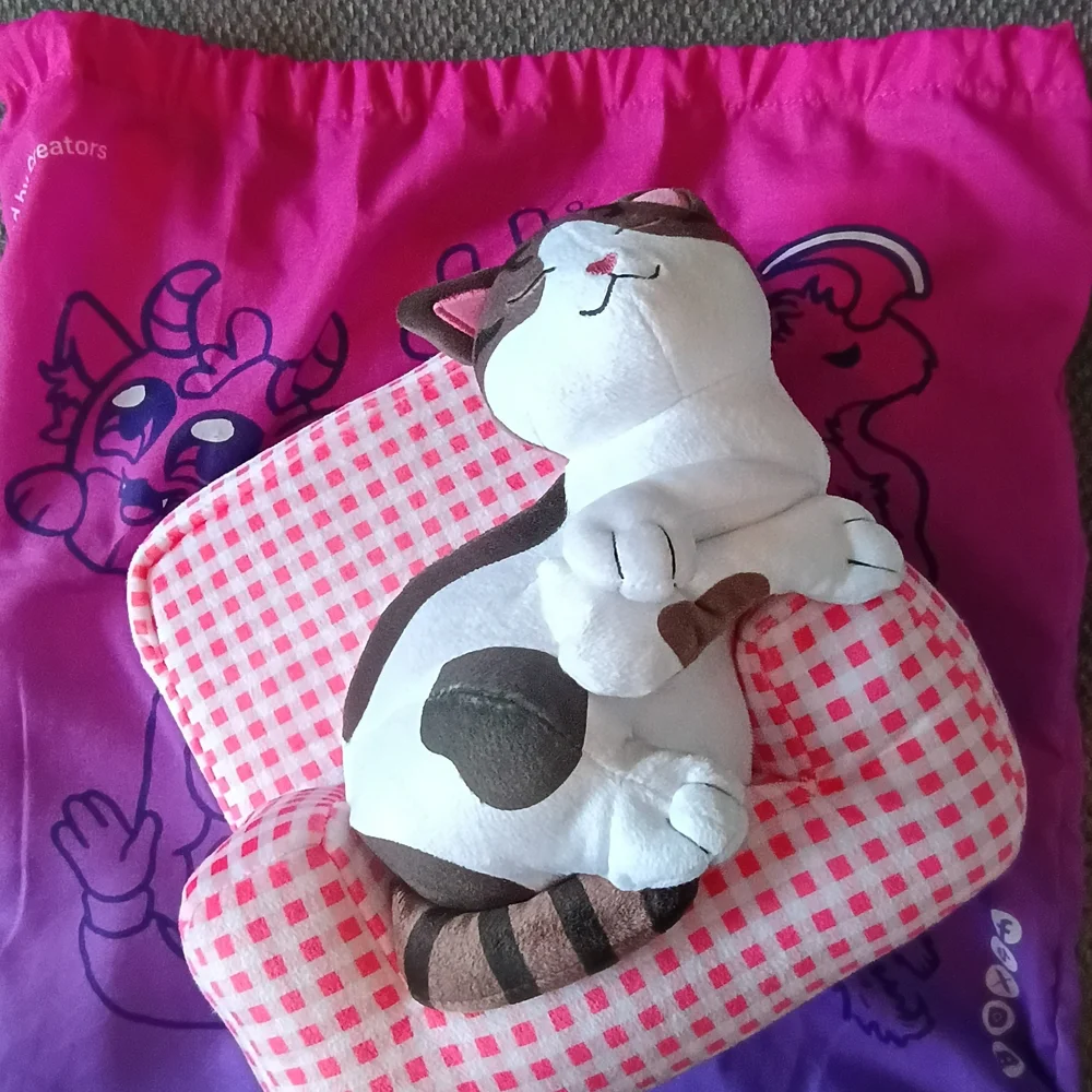 Makeship Ella and Her Pink Couch Cat Plush Limited Edition 1 of 537 NWT Bag Rare